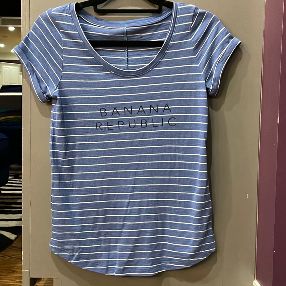 Banana Republic logo tee. Size XS. Blue and white striped